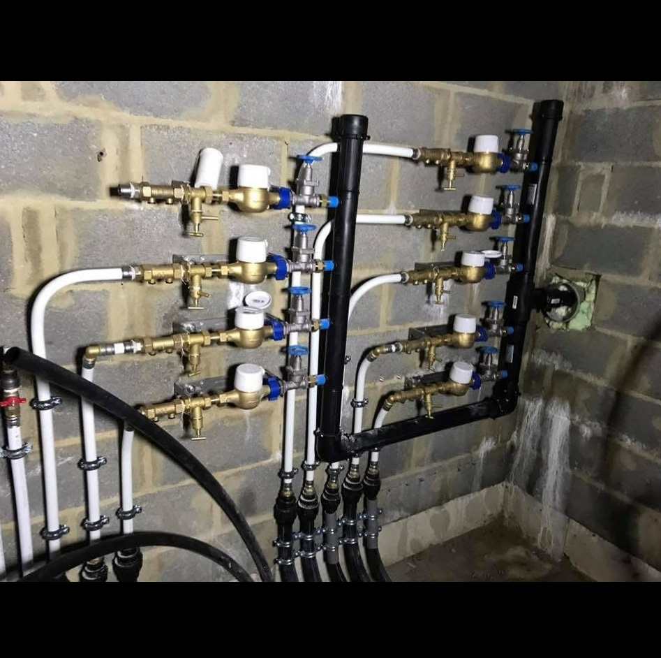 Réseau hydraulique et collecteurs de chauffage réalisés par ADConfort